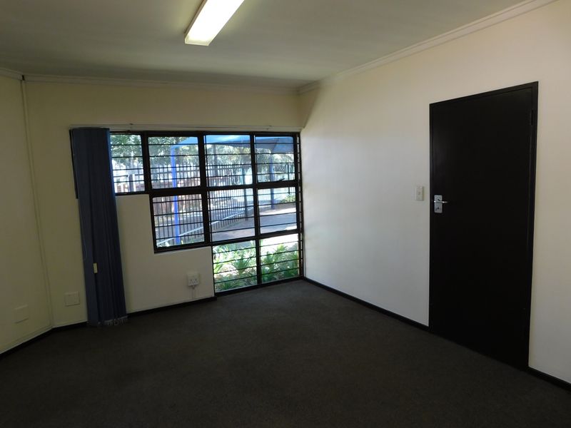 Small Sunny Ground Floor Offices In A Great Position. - Photo 10