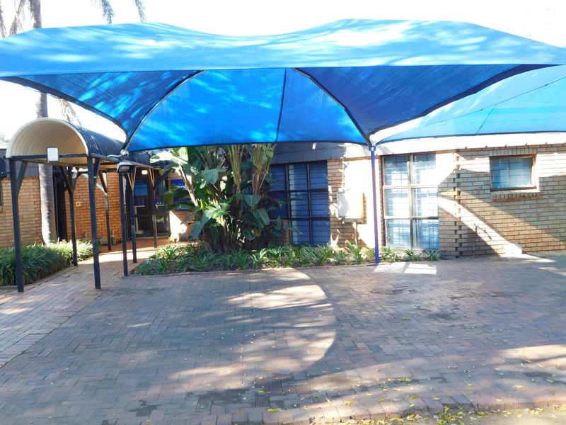 Small Sunny Ground Floor Offices In A Great Position. - Photo 2