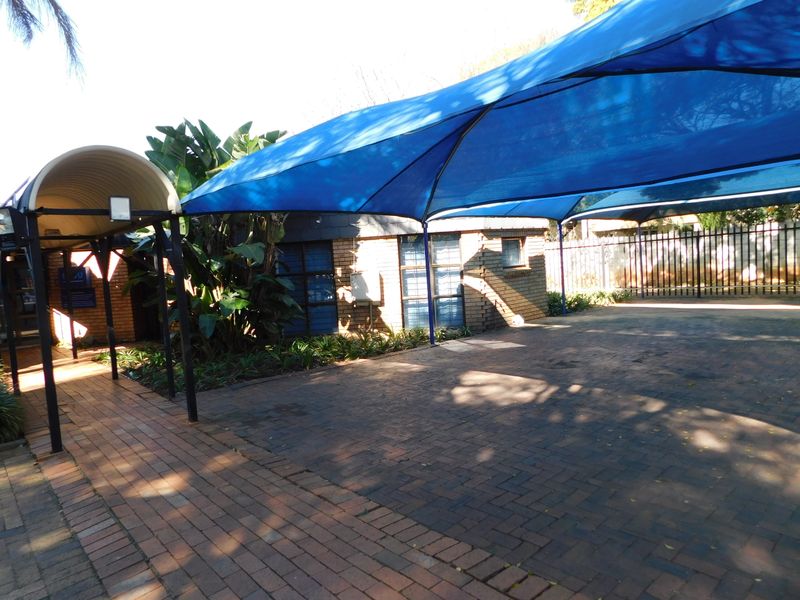 Small Sunny Ground Floor Offices In A Great Position. - Photo 3