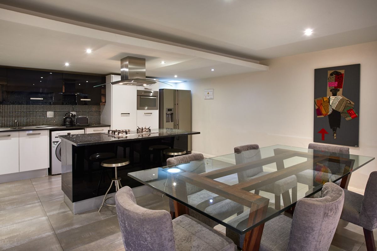 Welcome to your extravagant sanctuary next to the Jukskei river! - Photo 5