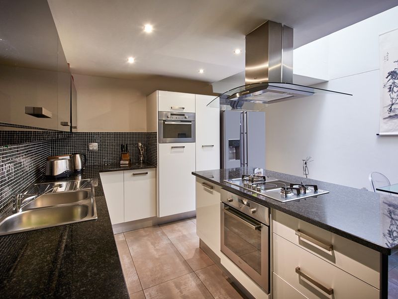 Imagine a serene oasis nestled in the heart of Sandton. - Photo 7