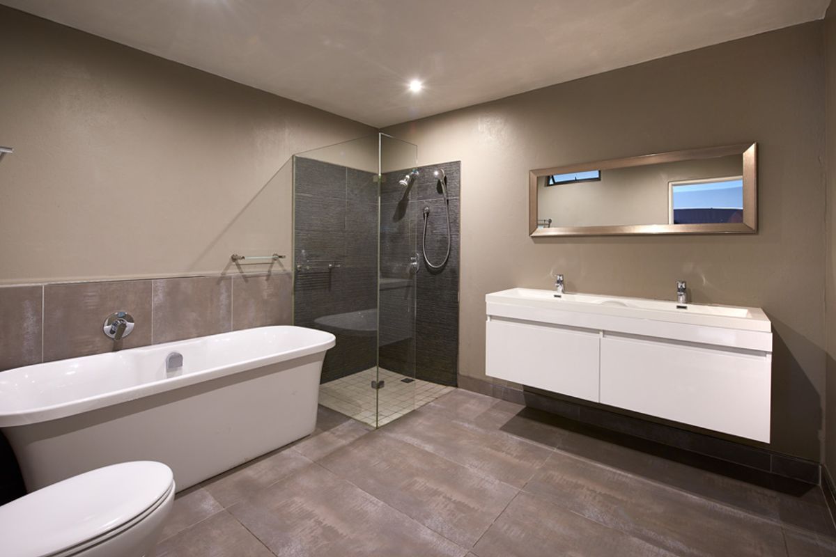 Imagine a serene oasis nestled in the heart of Sandton. - Photo 4