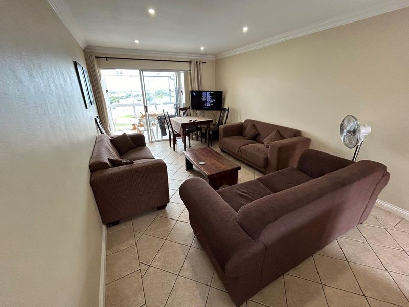 SECURE 2 BEDROOM SECTIONAL TITLE UNIT WITH AMAZING SEA VIEWS FULLY FURNISHED - Photo 10