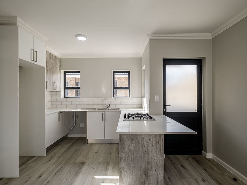 NEW SECURE LOVELY 2 BEDROOM TOWNHOUSE UNITS FOR SALE - Photo 2