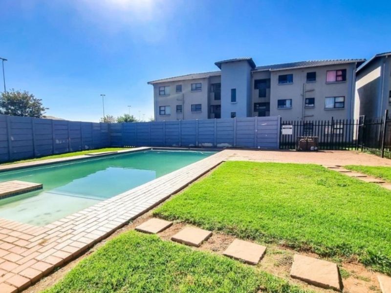 Fantastic opportunity for first-time homeowners & great investment...! - Photo 2