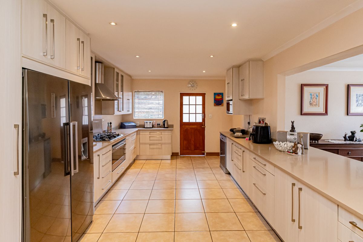 Your New Home Awaits in Boskruin! - Photo 2