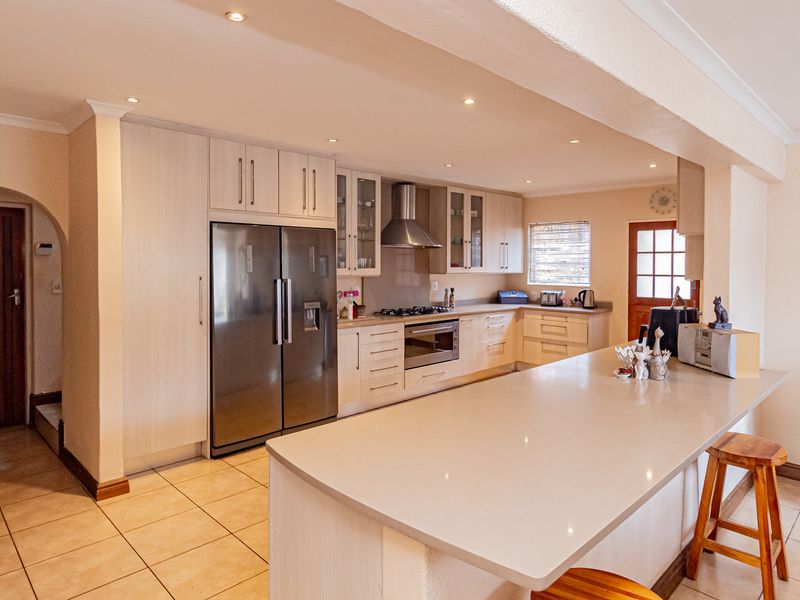 Dream Home Awaits in Boskruin! - Photo 6