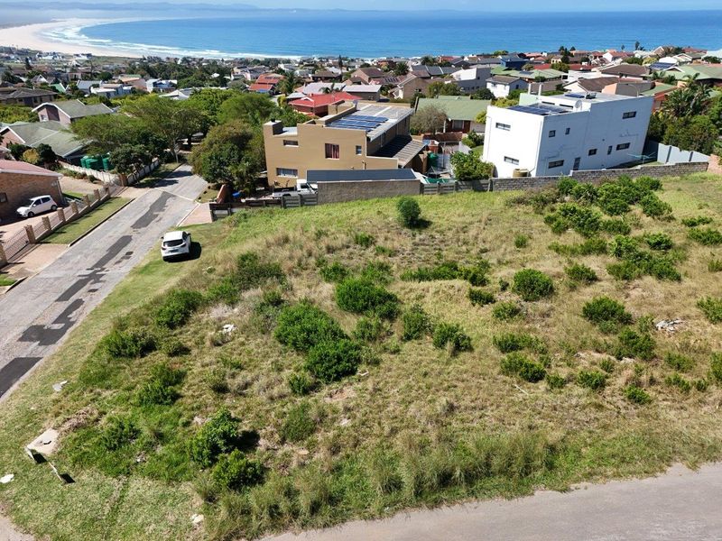 STUNNING VACANT 732 SQM STAND IN SOUGHT AFTER WAVECREST AREA WITH PERMANANT SEAVIEWS . - Photo 7