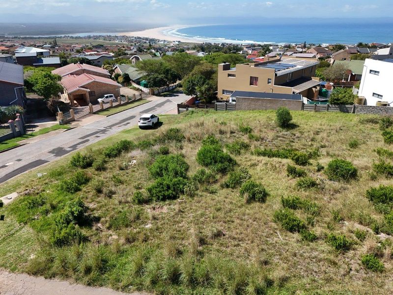 STUNNING VACANT 732 SQM STAND IN SOUGHT AFTER WAVECREST AREA WITH PERMANANT SEAVIEWS . - Photo 3