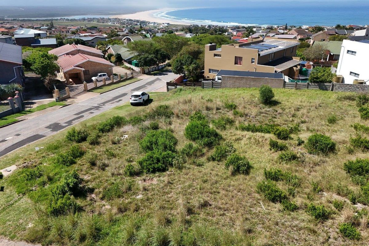 STUNNING VACANT 732 SQM STAND IN SOUGHT AFTER WAVECREST AREA WITH PERMANANT SEAVIEWS . - Photo 3