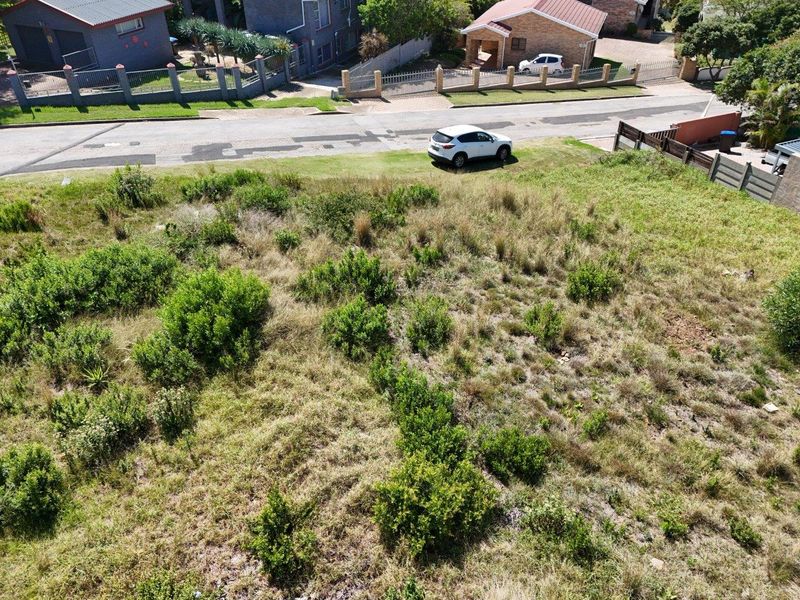 STUNNING VACANT 732 SQM STAND IN SOUGHT AFTER WAVECREST AREA WITH PERMANANT SEAVIEWS . - Photo 5