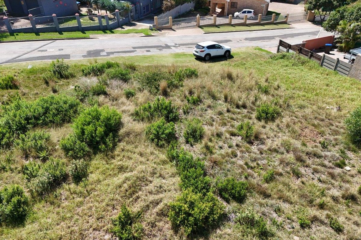STUNNING VACANT 732 SQM STAND IN SOUGHT AFTER WAVECREST AREA WITH PERMANANT SEAVIEWS . - Photo 5
