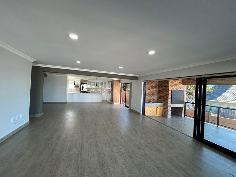 EXQUISITE MODERN NEW HOME WITH BREATHTAKING PERMANANT SEA VIEWS. - Photo 5