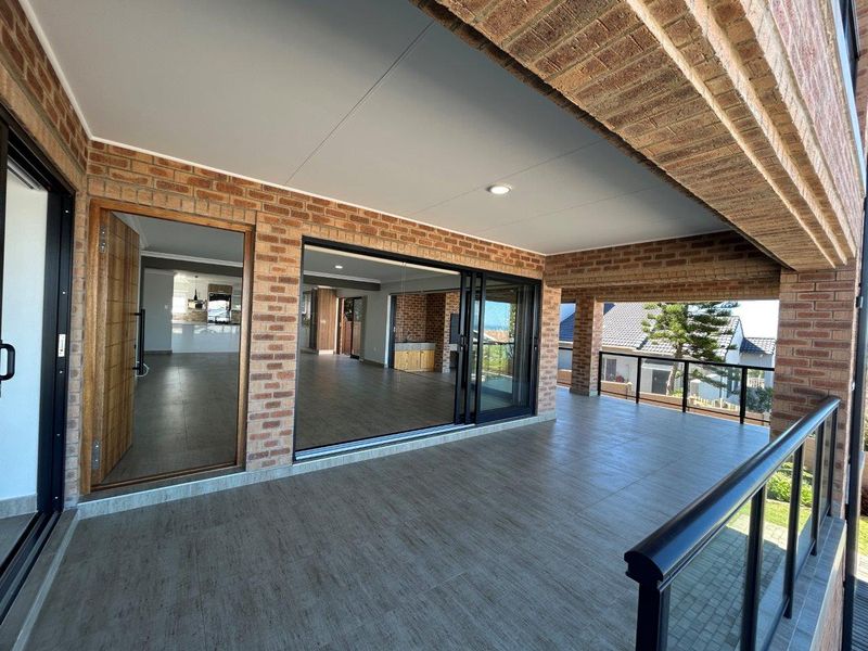 EXQUISITE MODERN NEW HOME WITH BREATHTAKING PERMANANT SEA VIEWS. - Photo 4