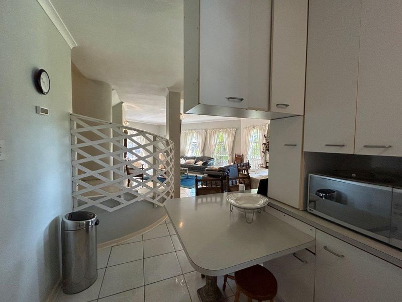 VERY WELL LOCATED 4 BEDROOM HOME NEAR LOWER POINT BEACH - Photo 8