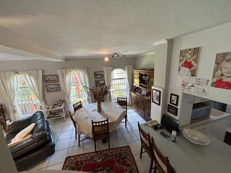 VERY WELL LOCATED 4 BEDROOM HOME NEAR LOWER POINT BEACH - Photo 5