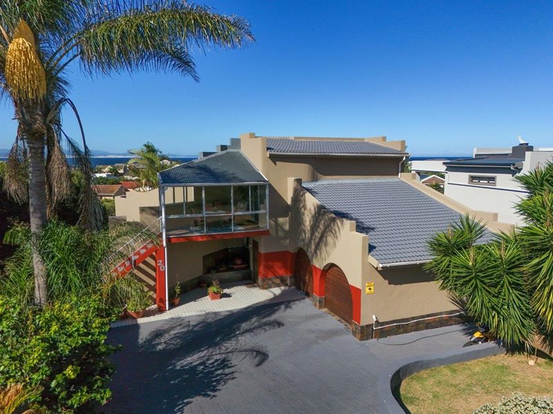 VERY WELL LOCATED 4 BEDROOM HOME NEAR LOWER POINT BEACH - Photo 1