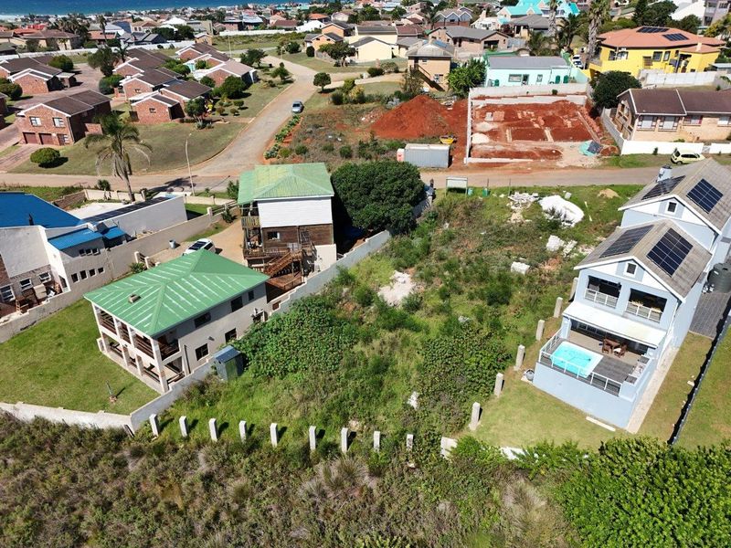 LOVELY LARGE VACANT 809  SQM STAND IN SOUGHT AFTER WAVECREST AREA - Photo 1