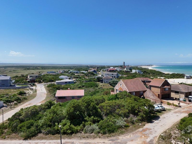 STUNNING LARGE VACANT  816 SQM STAND IN SOUGHT AFTER PARADISE BEACH . - Photo 1