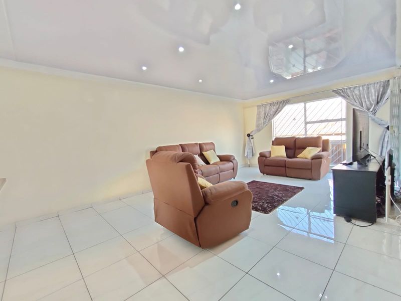 GREAT STANDARD OF FAMILY LIVING  AT BOLDER VIEW... - Photo 7