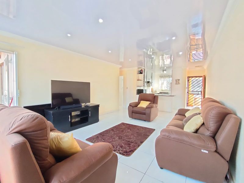 GREAT STANDARD OF FAMILY LIVING  AT BOLDER VIEW... - Photo 3