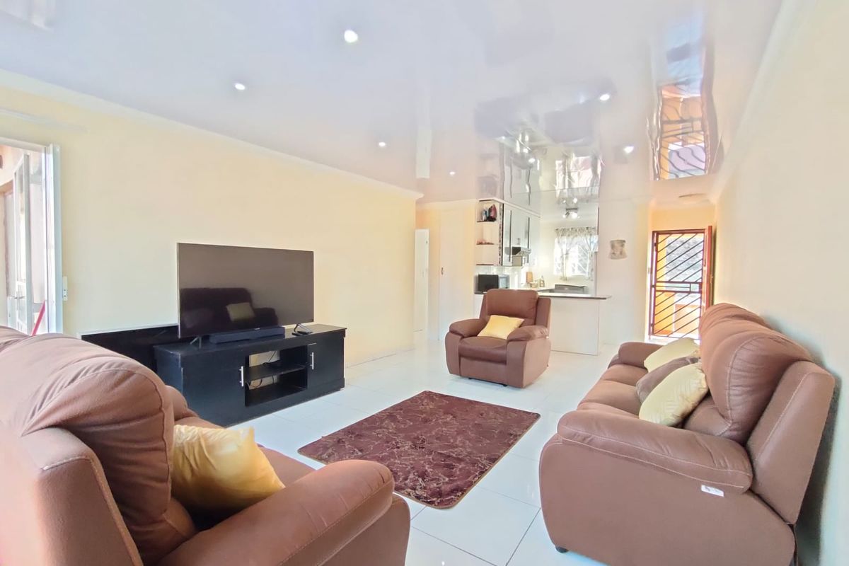 GREAT STANDARD OF FAMILY LIVING  AT BOLDER VIEW... - Photo 3