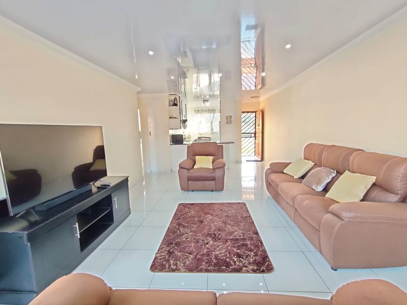 GREAT STANDARD OF FAMILY LIVING  AT BOLDER VIEW... - Photo 4