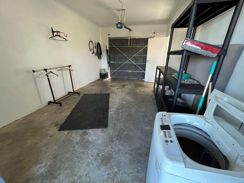 AMAZING  SECURE 3 BEDROOM TOWNHOUSE IN ASTON BAY - Photo 10