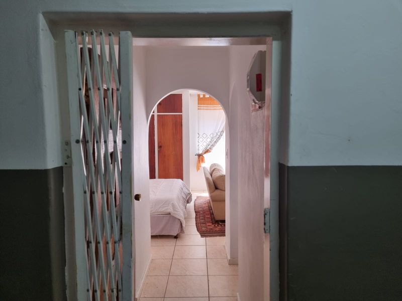 WHY RENT IF YOU CAN BUY. NET YIELD OF 11 % - Photo 2