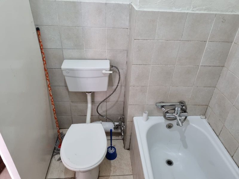 WHY RENT IF YOU CAN BUY. NET YIELD OF 11 % - Photo 10