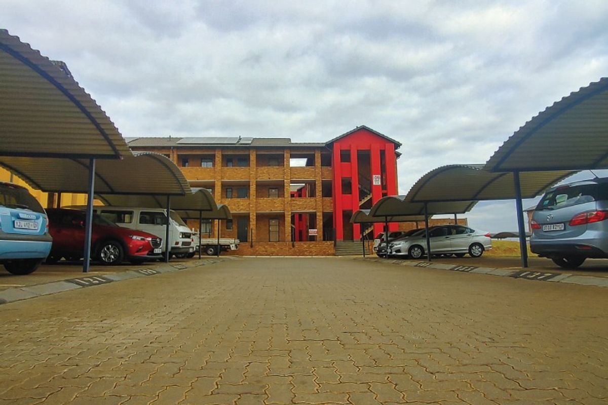 The Bronx is an affordable apartment security estate located next to Sky City Mall in the south of - Photo 2