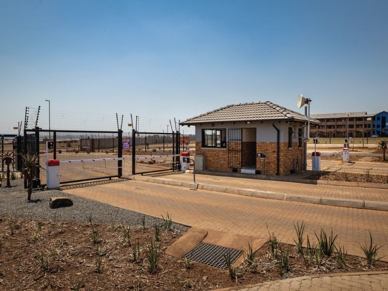 The Bronx is an affordable apartment security estate located next to Sky City Mall in the south of - Photo 8