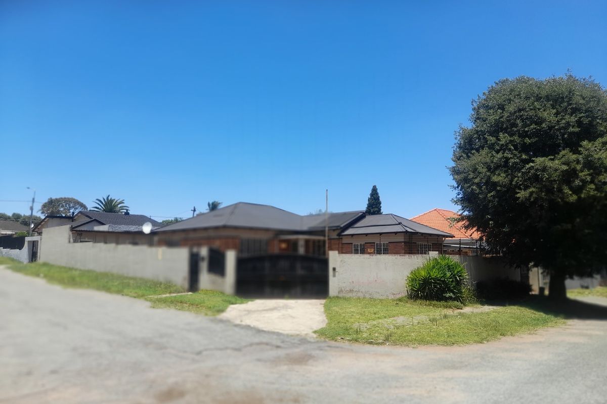 Massive property for sale in Rewlatch - Photo 2