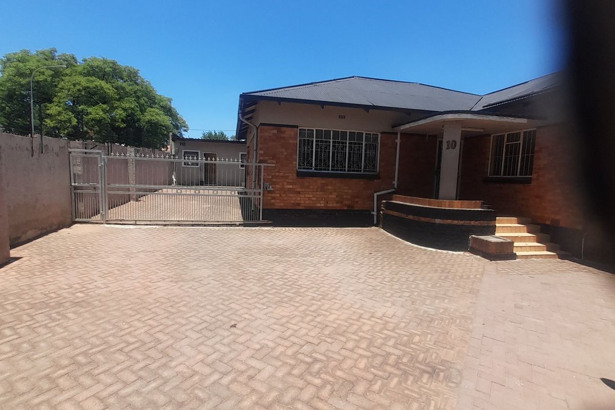 Massive property for sale in Rewlatch - Photo 4