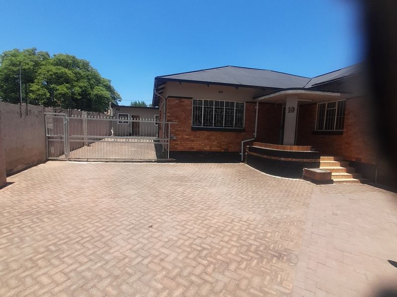 Massive property for sale in Rewlatch - Photo 4