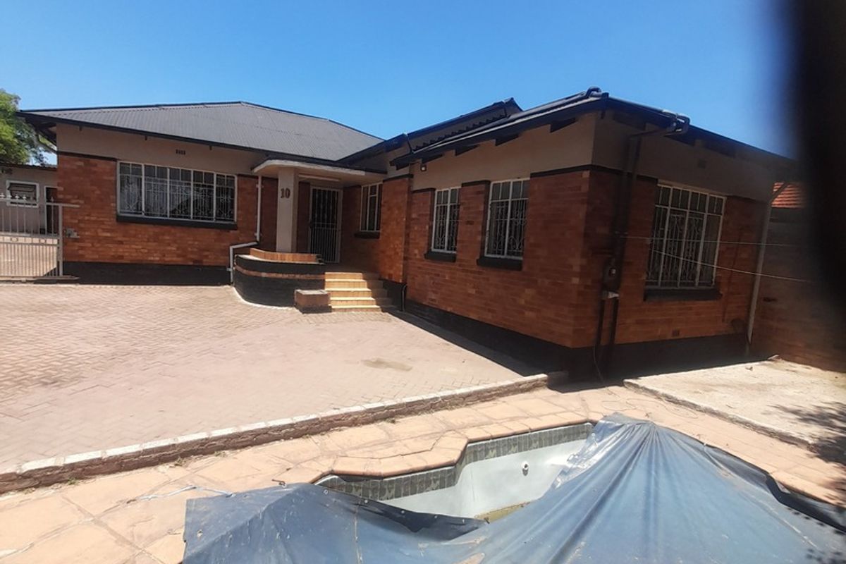 Massive property for sale in Rewlatch - Photo 3