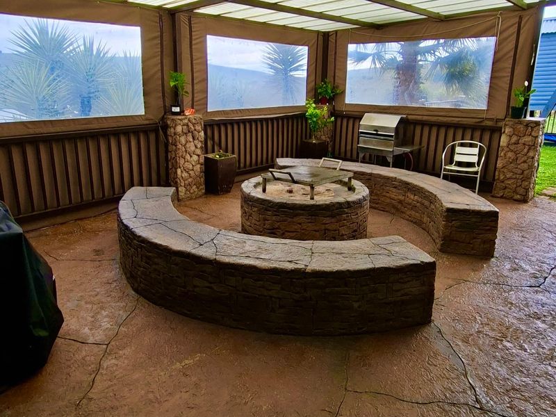 Beautiful 4-Bedroom Home with Exceptional Extras in Golden Mile Estate, Witbank - Photo 10