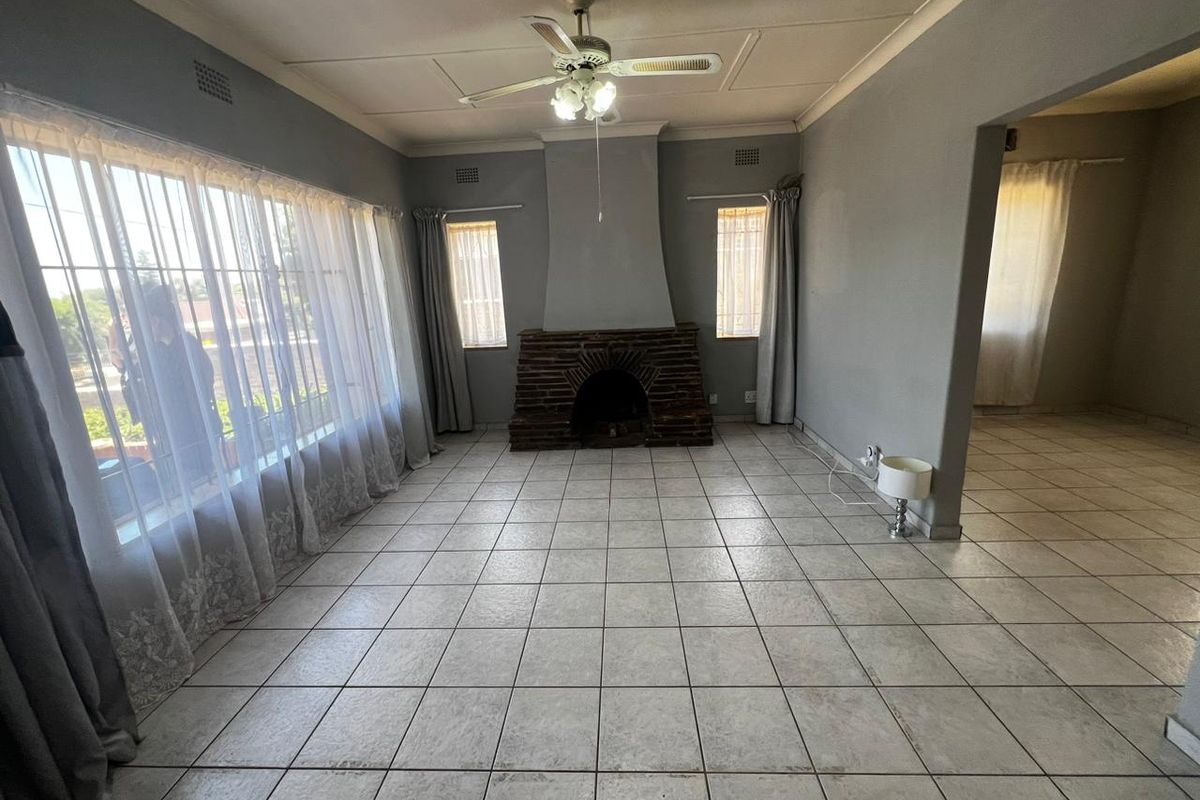 Family Living in Linmeyer – Cozy, Convenient & Ready to Grow With You - Photo 5