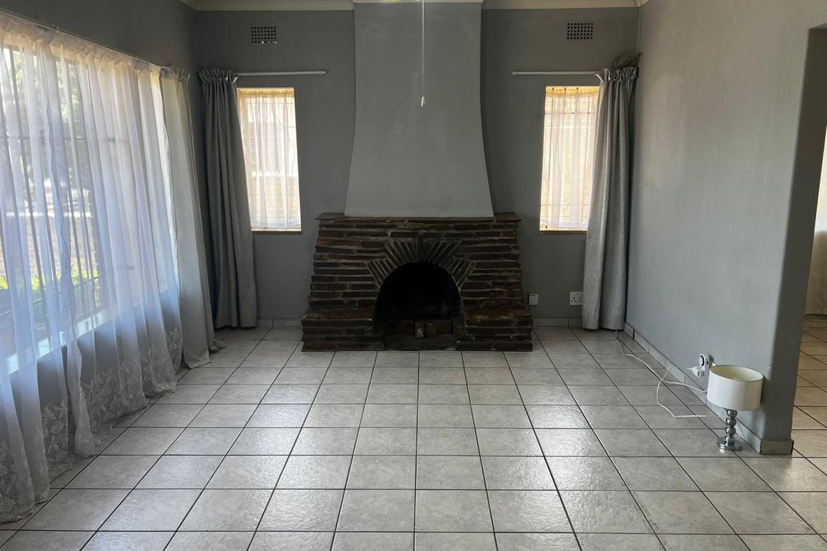 Family Living in Linmeyer – Cozy, Convenient & Ready to Grow With You - Photo 3