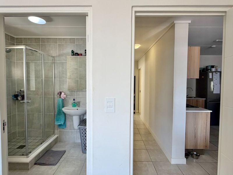 Modern Lockup and go Apartment in the popular Greenbay Estate!! - Photo 7