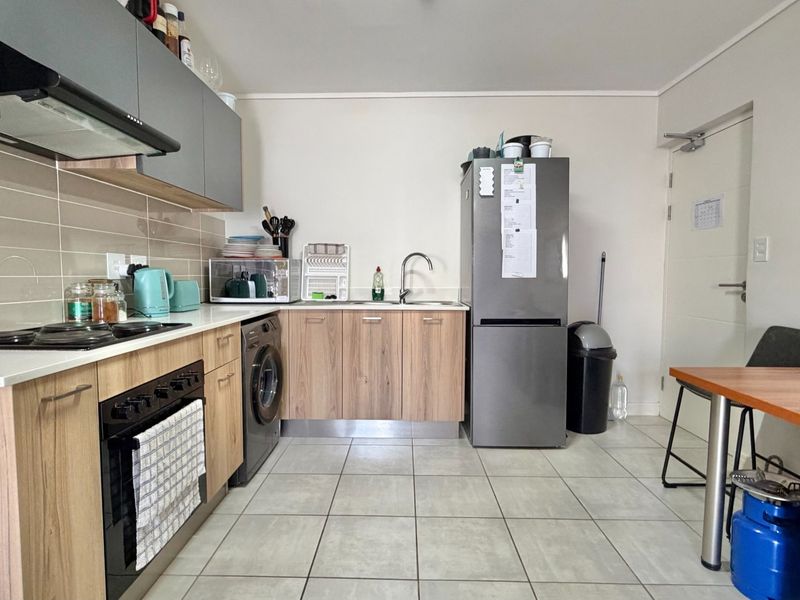 Modern Lockup and go Apartment in the popular Greenbay Estate!! - Photo 5