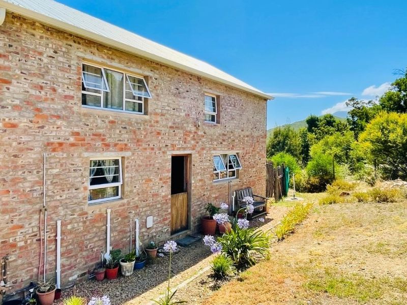 A Sanctuary in the Klein Karoo – Where Nature Meets Timeless Living - Photo 2