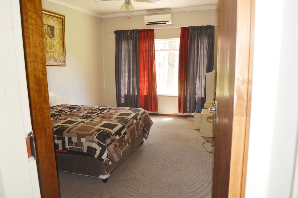 Off The Grid 4 Bedroom House For Sale! - Photo 5