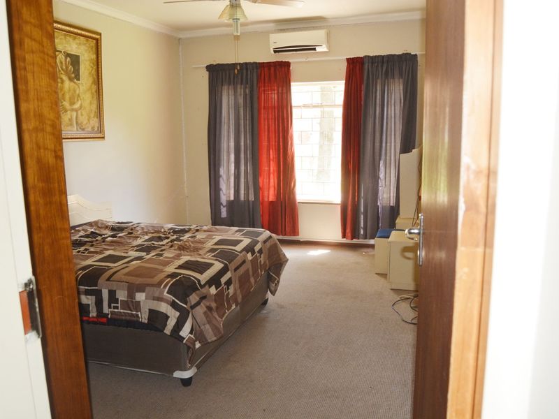 Off The Grid 4 Bedroom House For Sale! - Photo 5