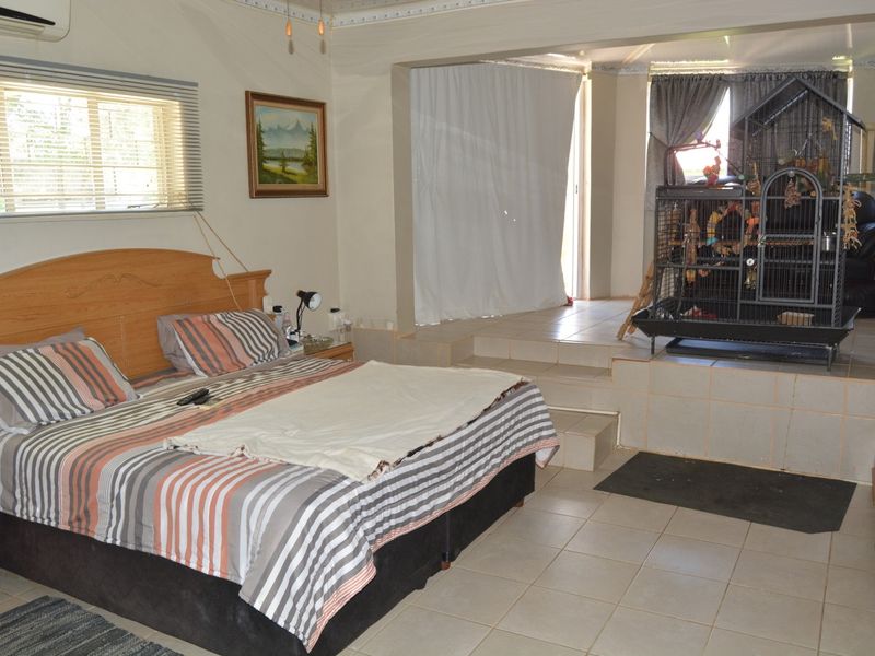 Off The Grid 4 Bedroom House For Sale! - Photo 6