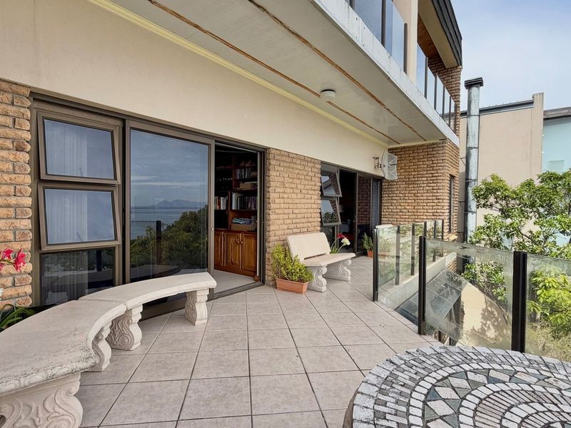 Spectacular Ocean Views | Exceptional 392m2 Two-Level Apartment - Photo 2