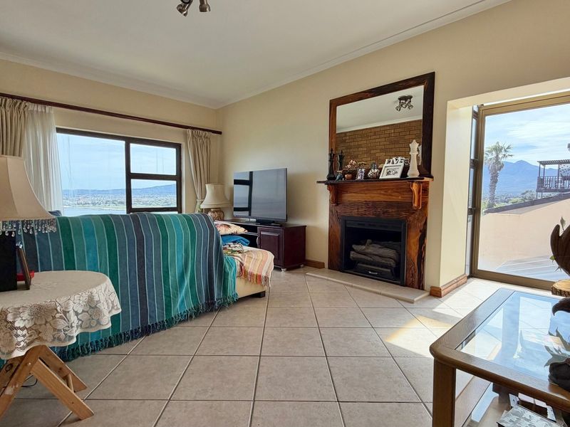 Spectacular Ocean Views | Exceptional 392m2 Two-Level Apartment - Photo 9