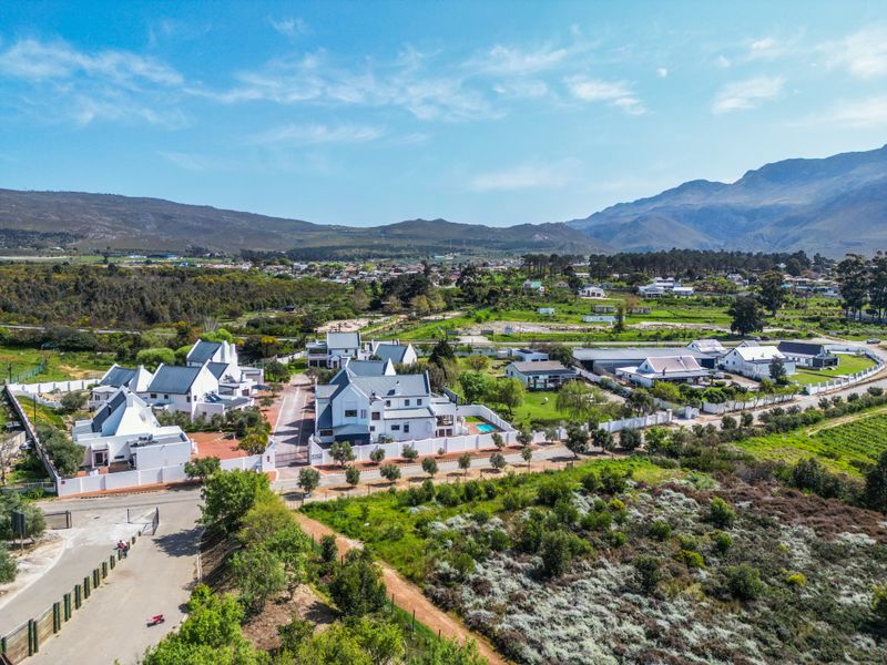 Property for Sale with Dual Living in Estate in Botrivier - Photo 5