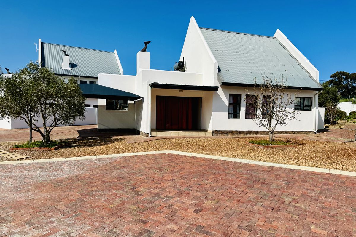 Property for Sale with Dual Living in Estate in Botrivier - Photo 3