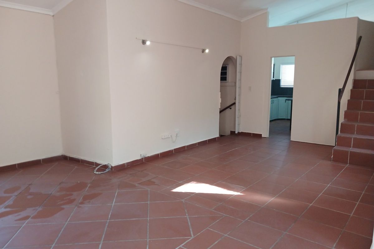 Main Road Visibility, Immediate Availability — A Versatile Property Suited to Family Living or Busi - Photo 3